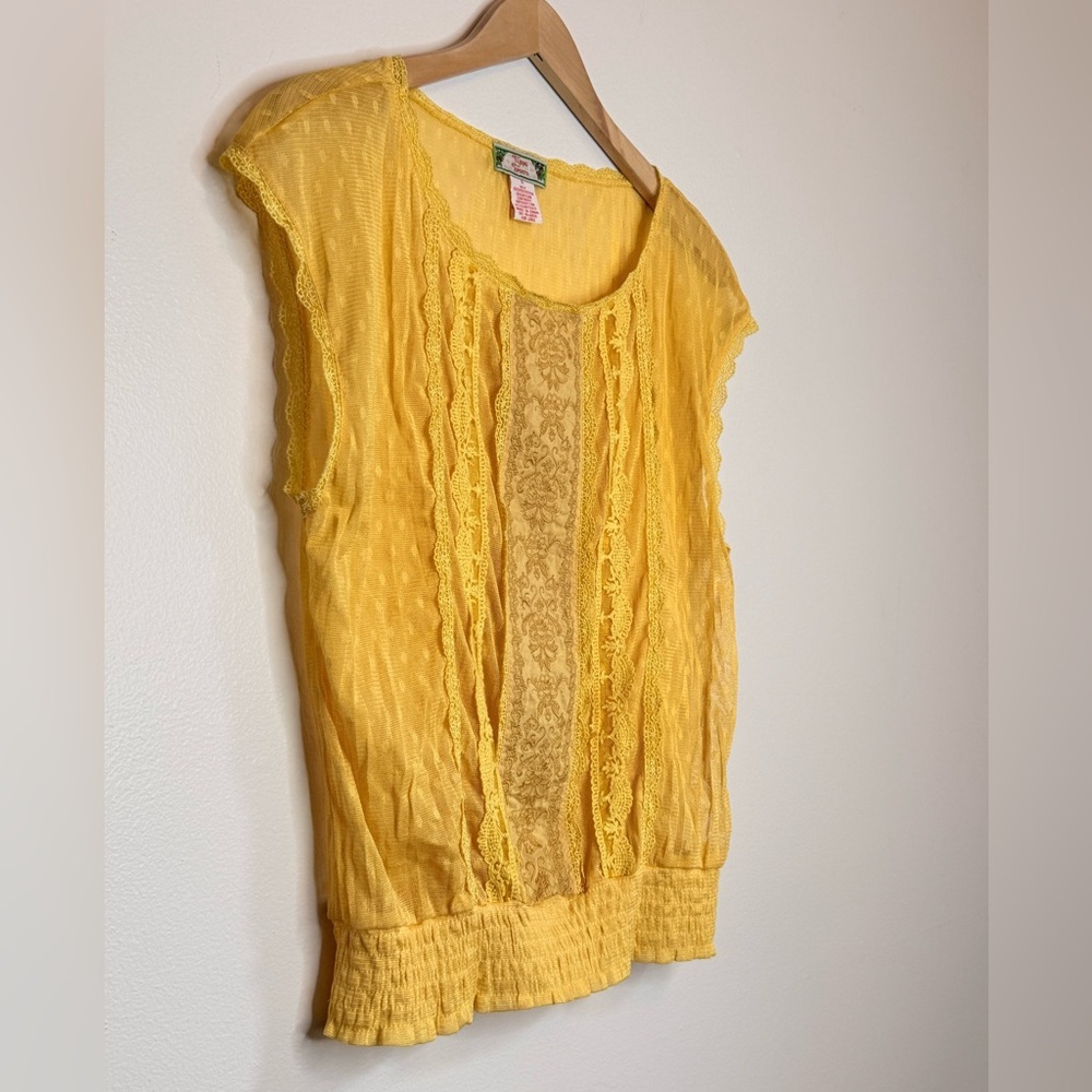 Flying Tomato Sheer Round Neck Yellow Gold Short Sleeve Lace Top Women’s Size S - Picture 3 of 8